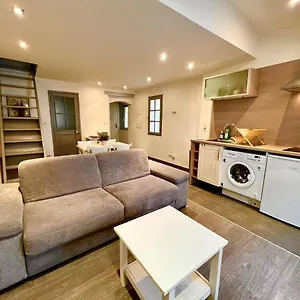 Superbe 2p Mezzanine Au Coeur Du Vieil Appartement Antibes